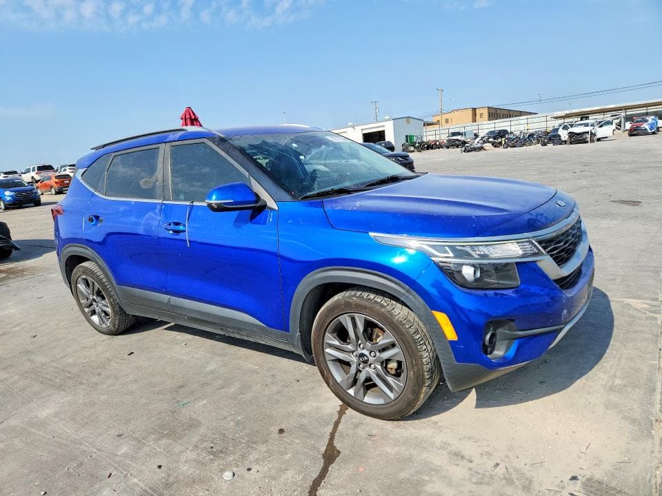 2021 KIA SELTOS S 4