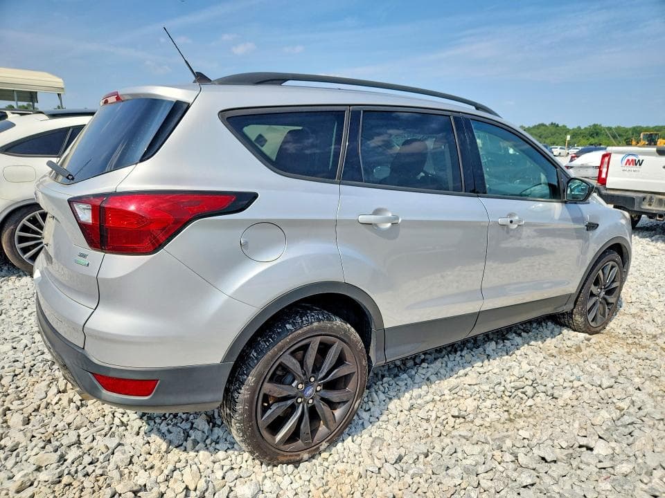 2019 FORD ESCAPE SE 3