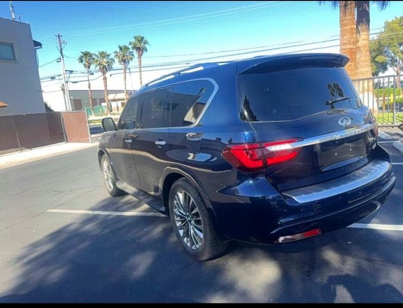 2019 INFINITI QX80 LUXE 3
