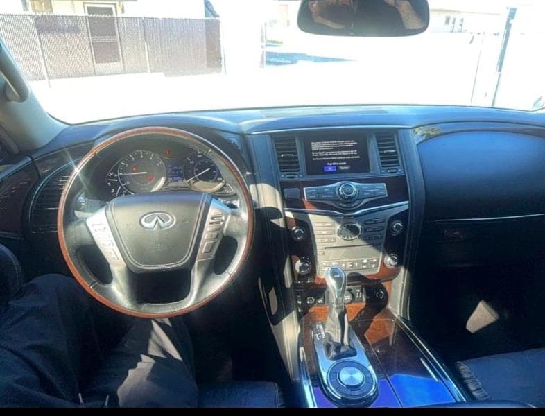 2019 INFINITI QX80 LUXE 9