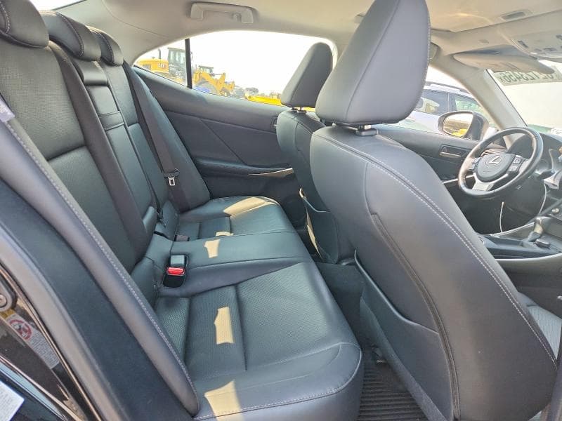 2018 LEXUS IS 300 10