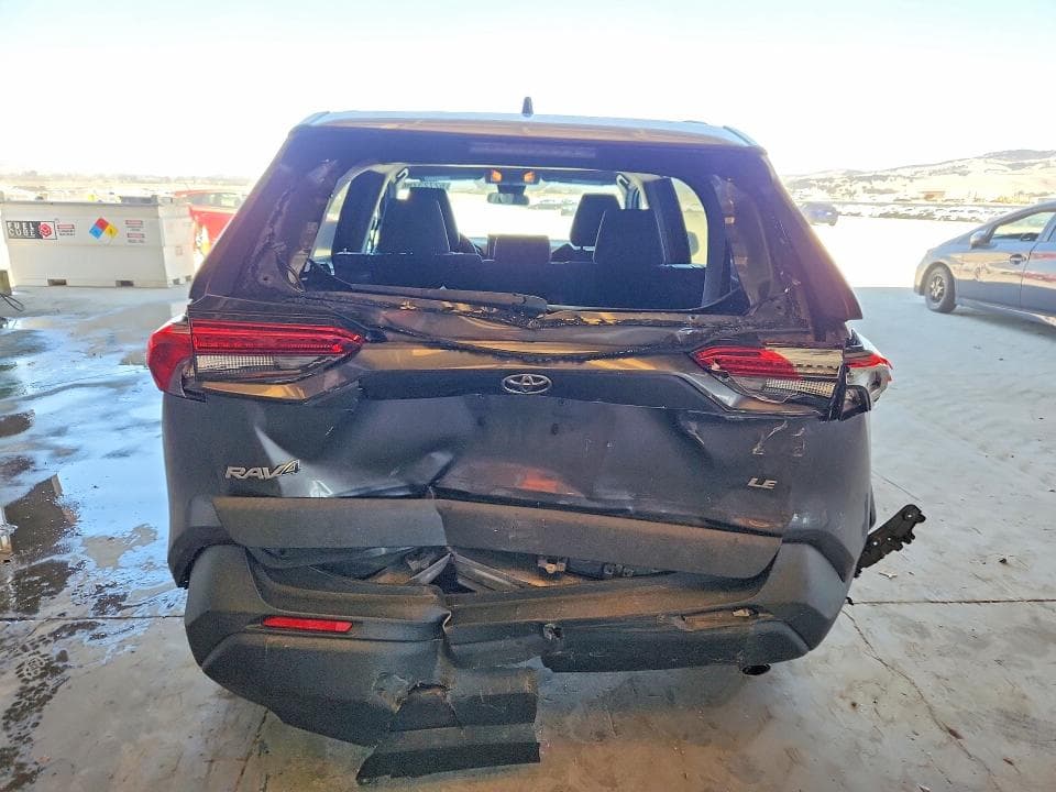 2020 TOYOTA RAV4 LE 6