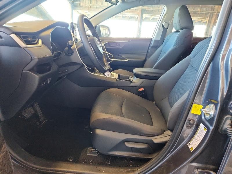 2020 TOYOTA RAV4 LE 7