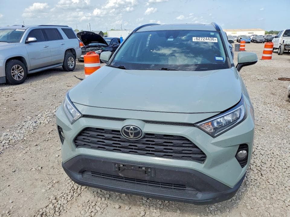 2021 TOYOTA RAV4 XLE 5