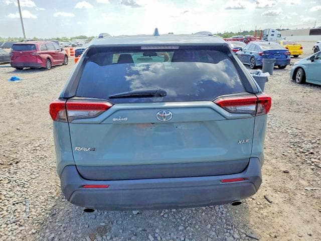 2021 TOYOTA RAV4 XLE 6