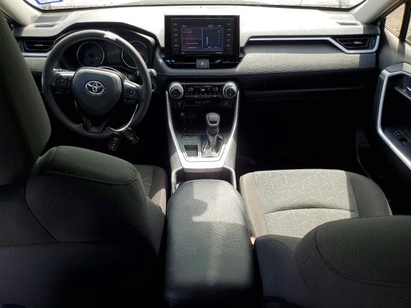 2021 TOYOTA RAV4 XLE 8