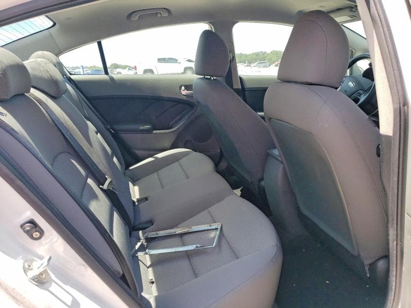 2017 KIA FORTE LX 10