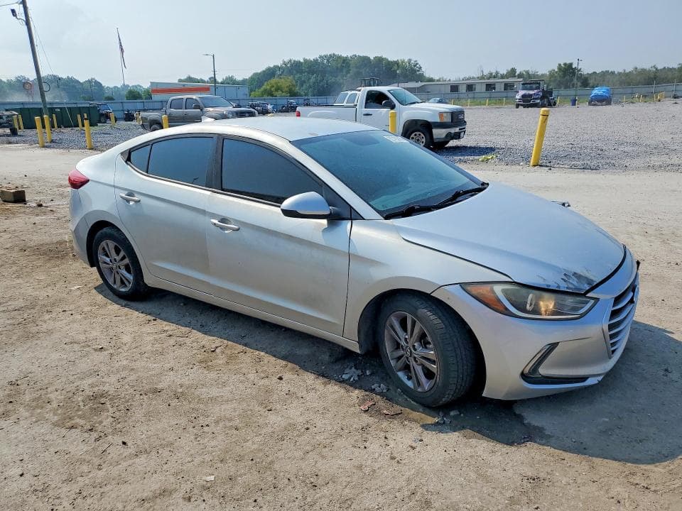 2017 HYUNDAI ELANTRA SE 4