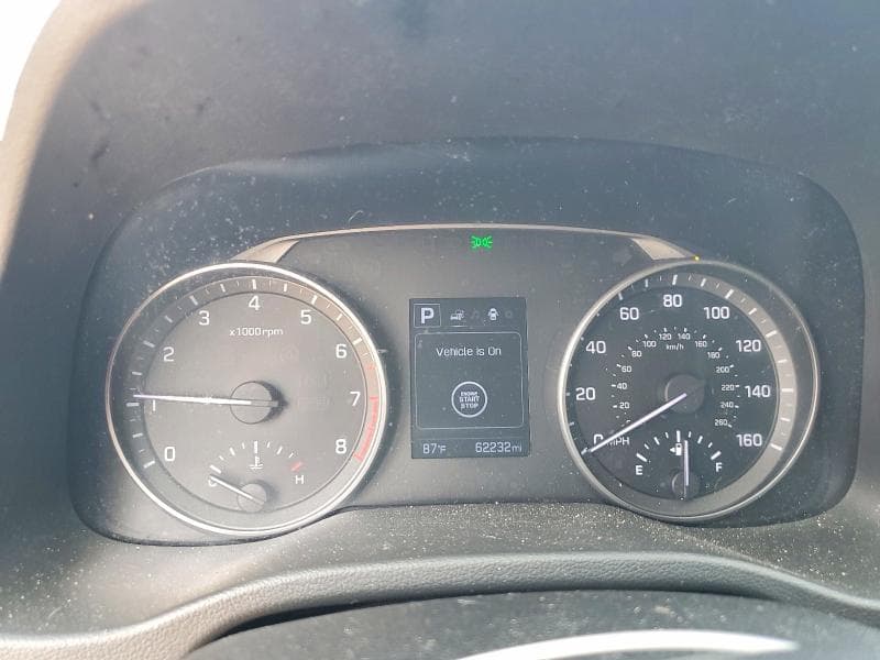 2017 HYUNDAI ELANTRA SE 9