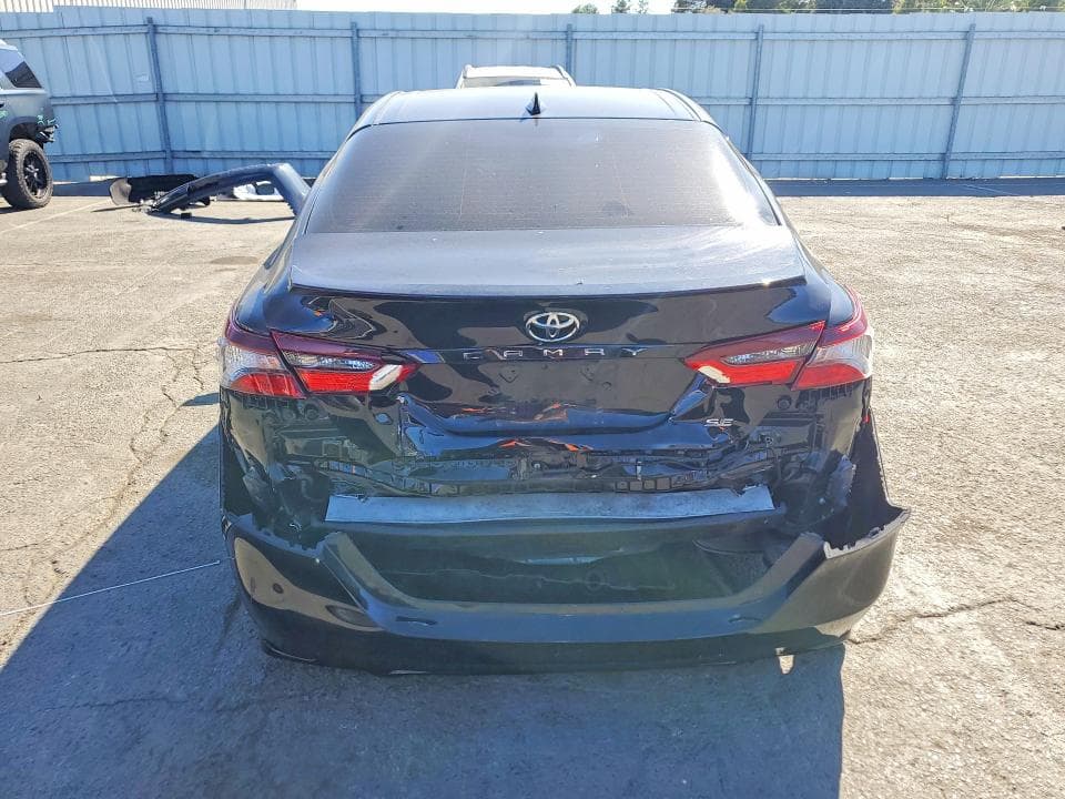 2021 TOYOTA CAMRY SE 6