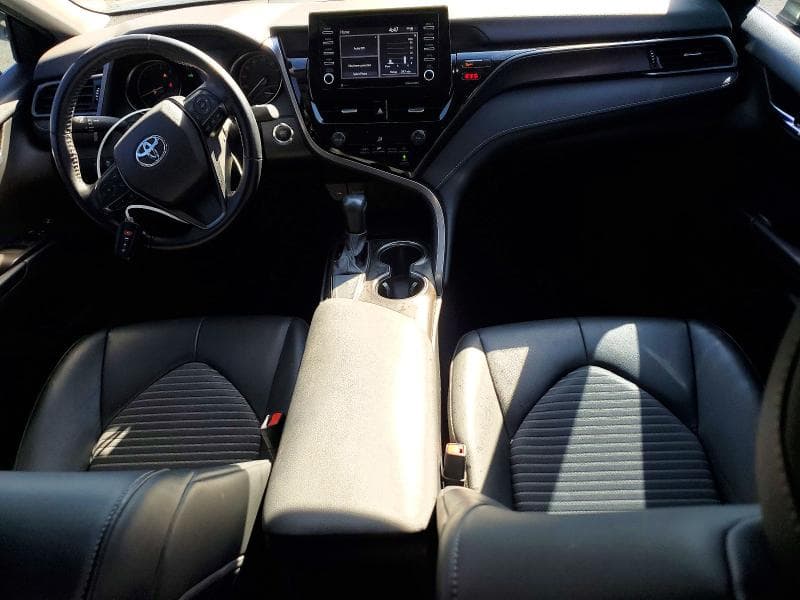 2021 TOYOTA CAMRY SE 8