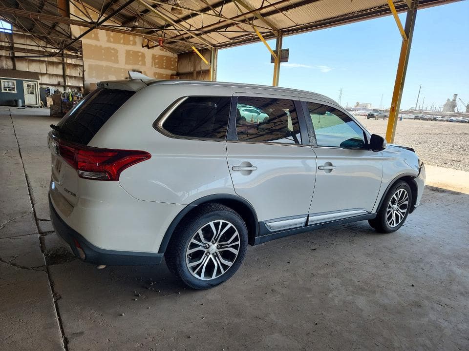 2017 MITSUBISHI OUTLANDER SE 3
