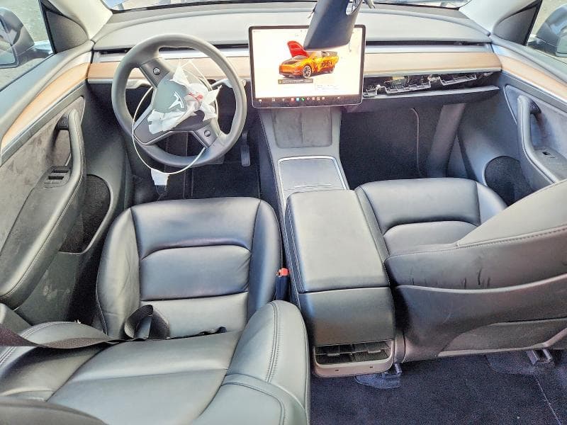 2023 TESLA MODEL Y 8