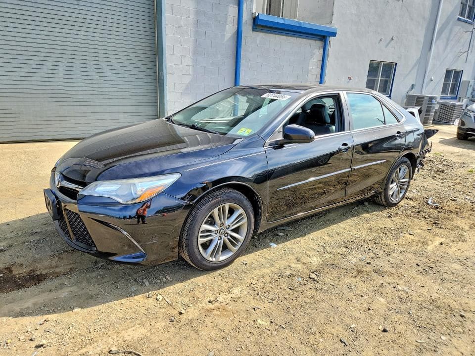 2017 TOYOTA CAMRY SE - 1