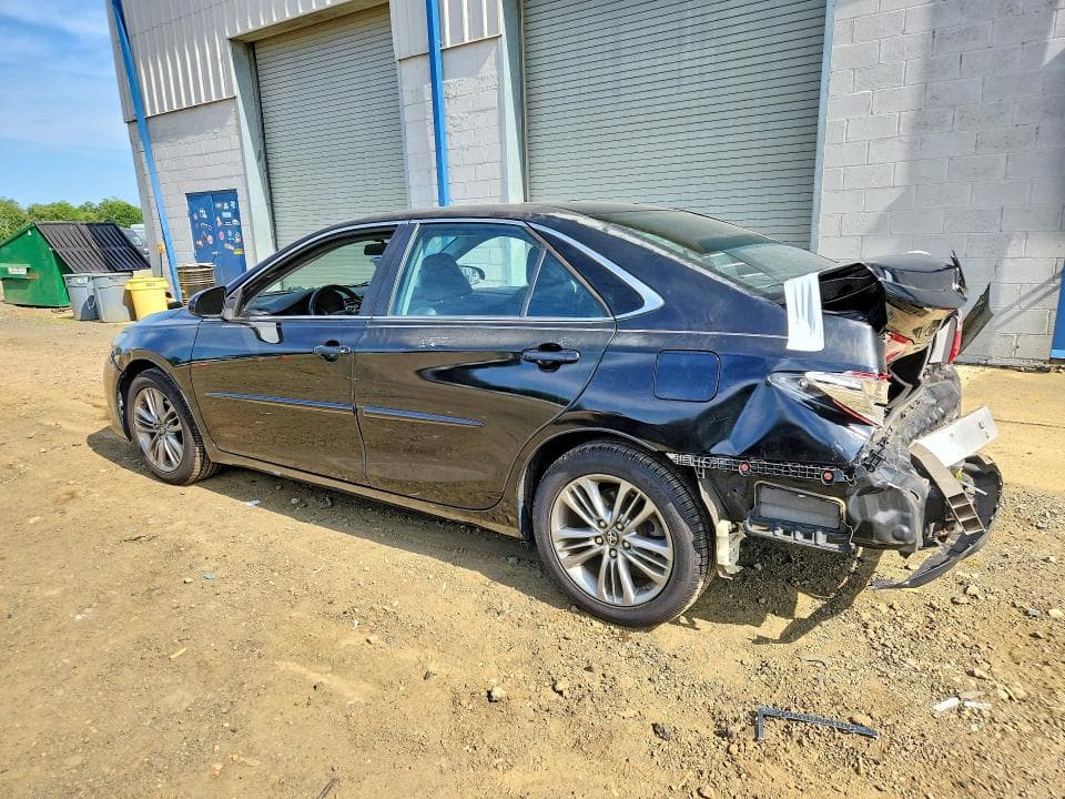 2017 TOYOTA CAMRY SE 2
