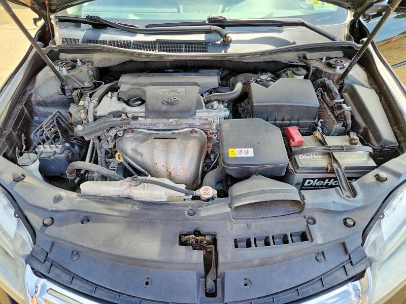 2017 TOYOTA CAMRY SE 11