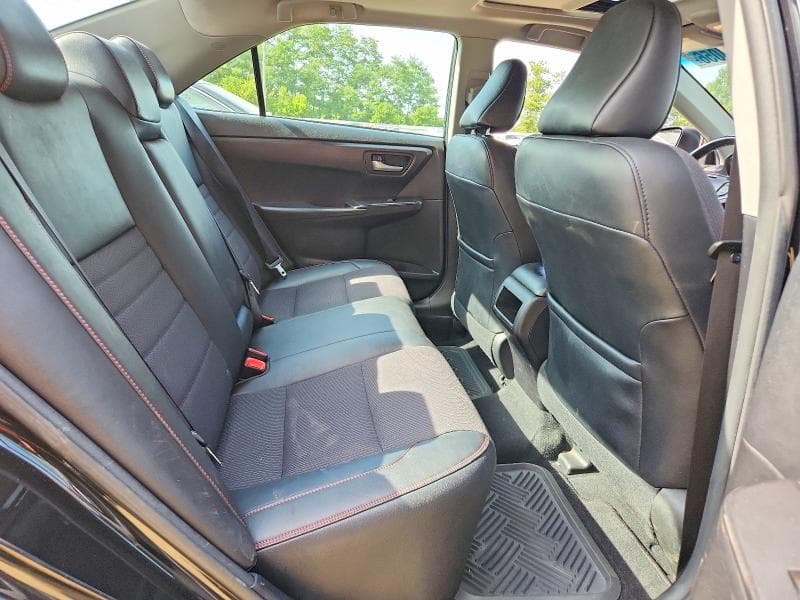 2017 TOYOTA CAMRY SE 10