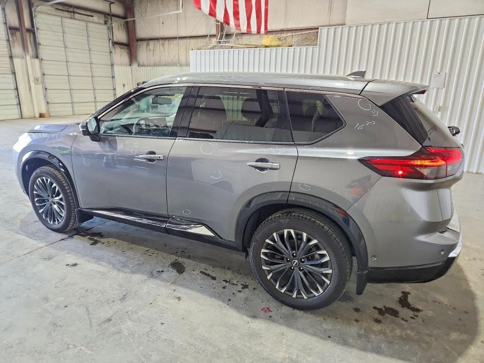 2024 NISSAN ROGUE PLATINUM 2