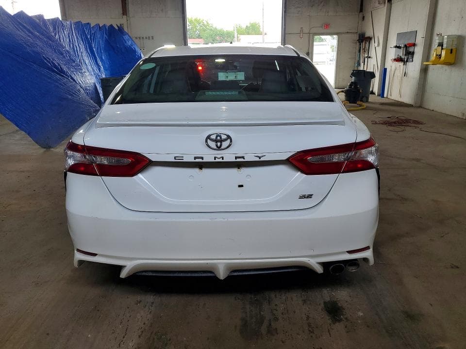 2020 TOYOTA CAMRY SE 6
