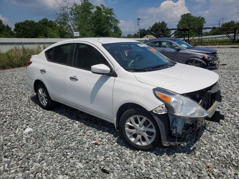 2018 NISSAN VERSA SV 4