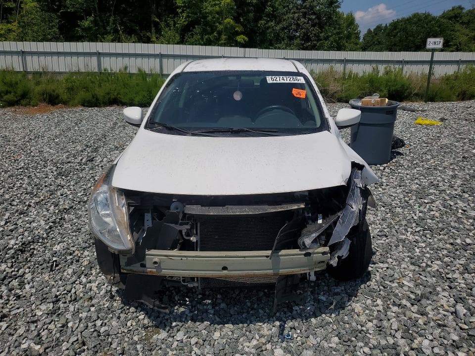 2018 NISSAN VERSA SV 5