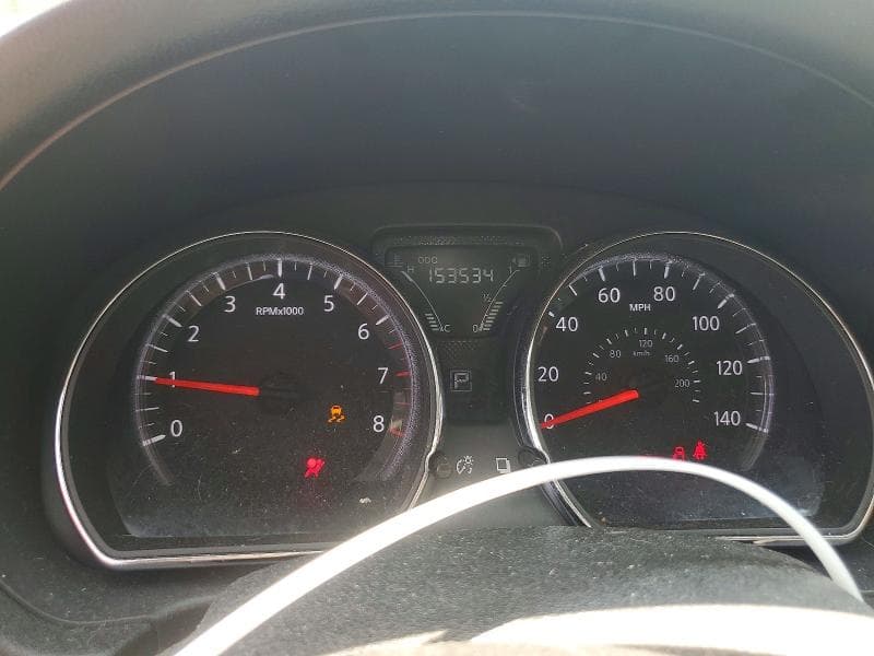 2018 NISSAN VERSA SV 9
