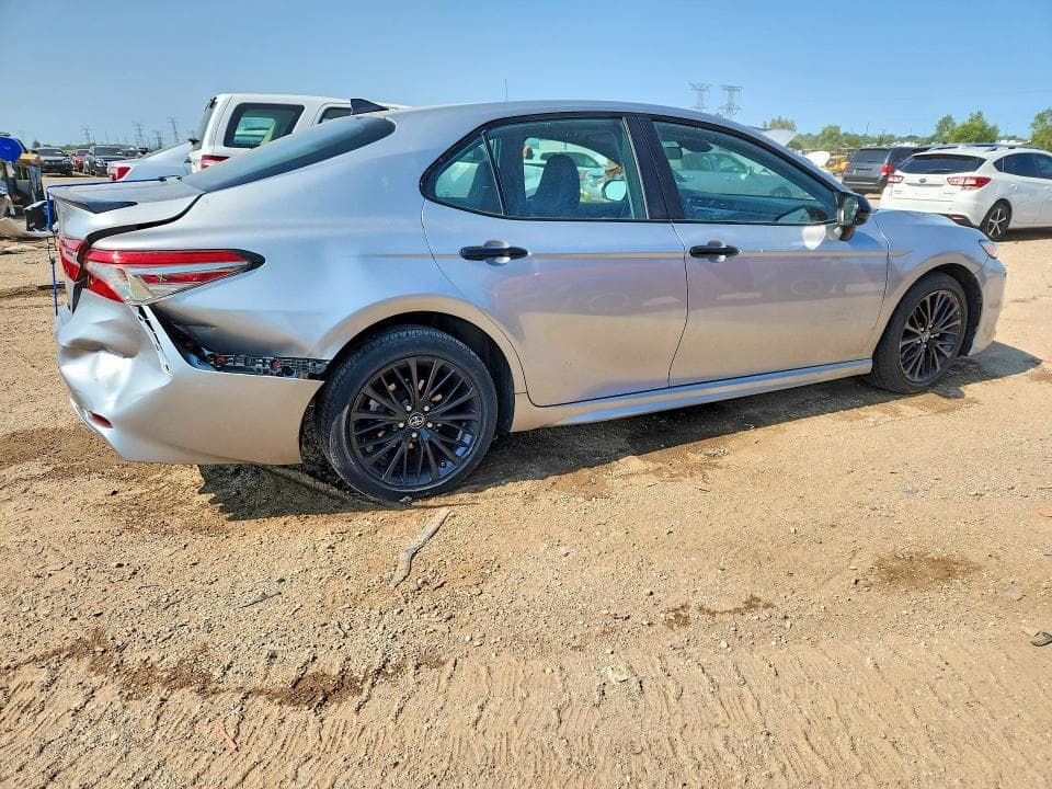2019 TOYOTA CAMRY SE 3