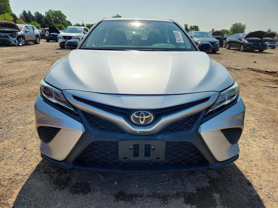 2019 TOYOTA CAMRY SE 5