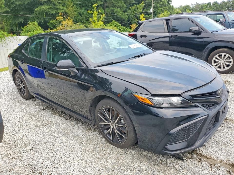 2024 TOYOTA CAMRY SE 4