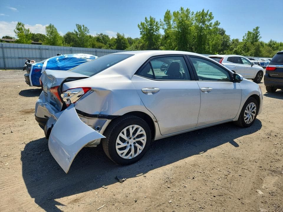2017 TOYOTA COROLLA LE 3