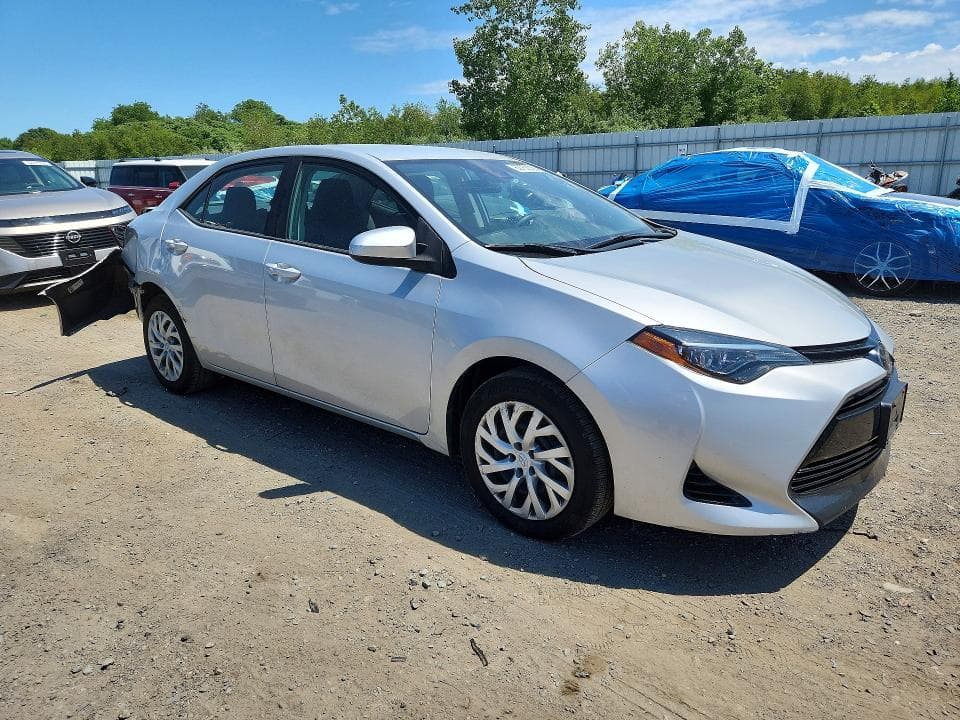 2017 TOYOTA COROLLA LE 4