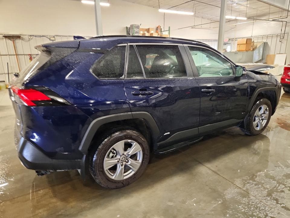 2025 TOYOTA RAV4 HYBRID XLE 3