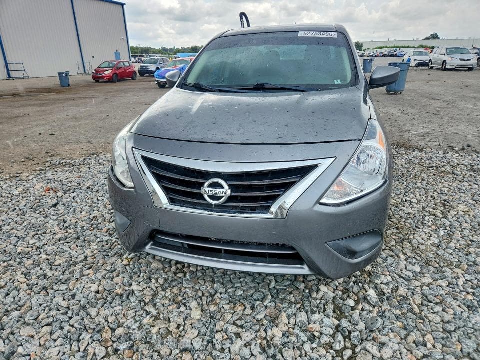 2017 NISSAN VERSA 1.6 SV 5