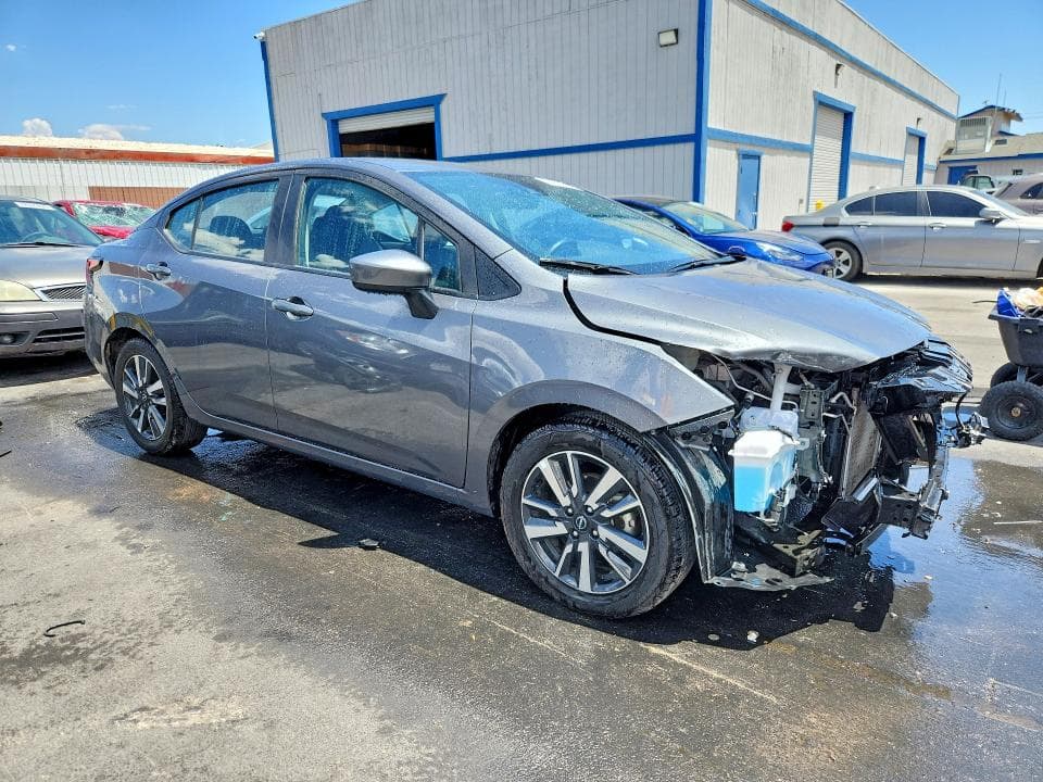 2025 NISSAN VERSA SV 4