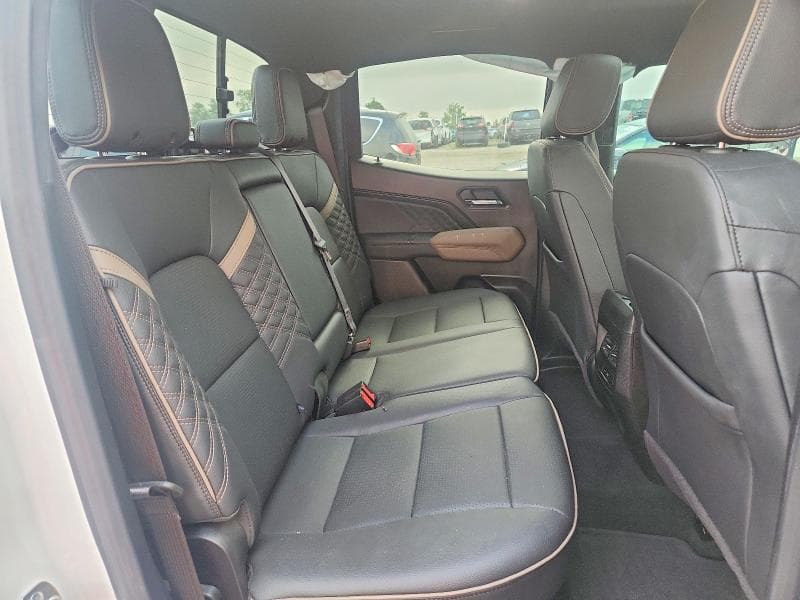 2024 GMC CANYON DENALI 10