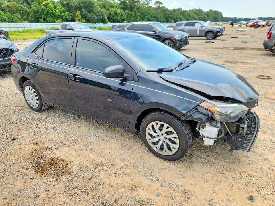 2017 TOYOTA COROLLA LE 4