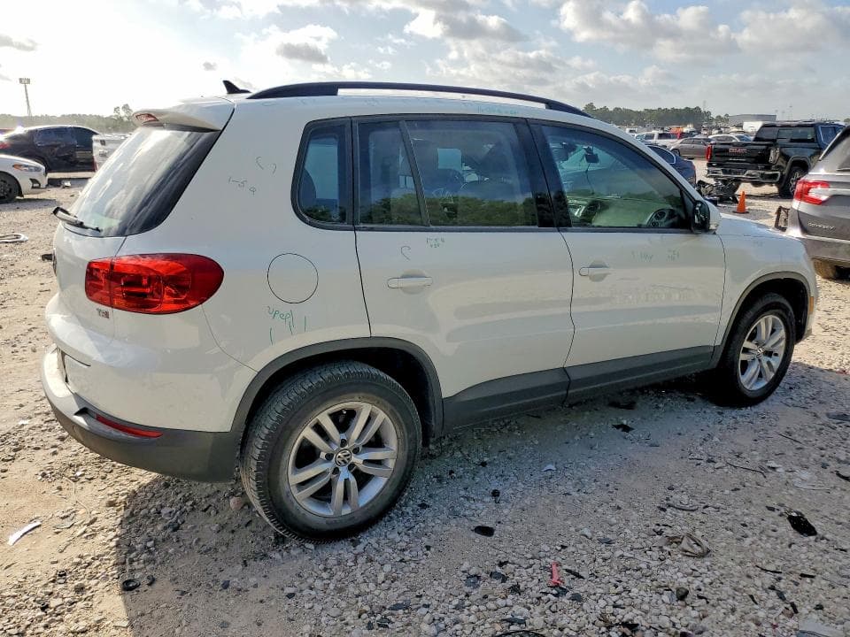 2017 VOLKSWAGEN TIGUAN S 3