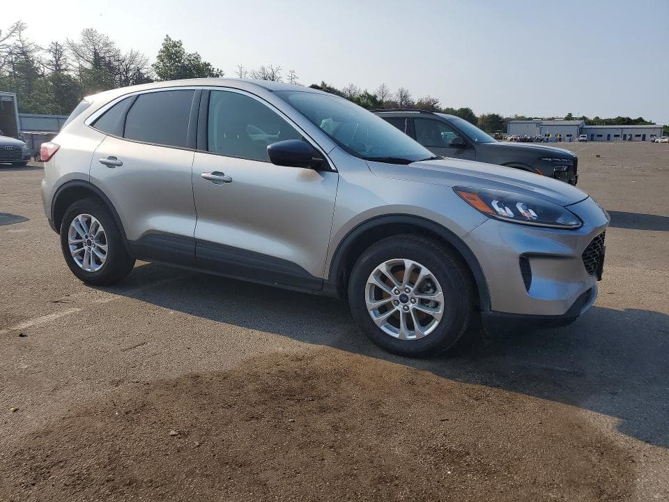 2022 FORD ESCAPE SE 4