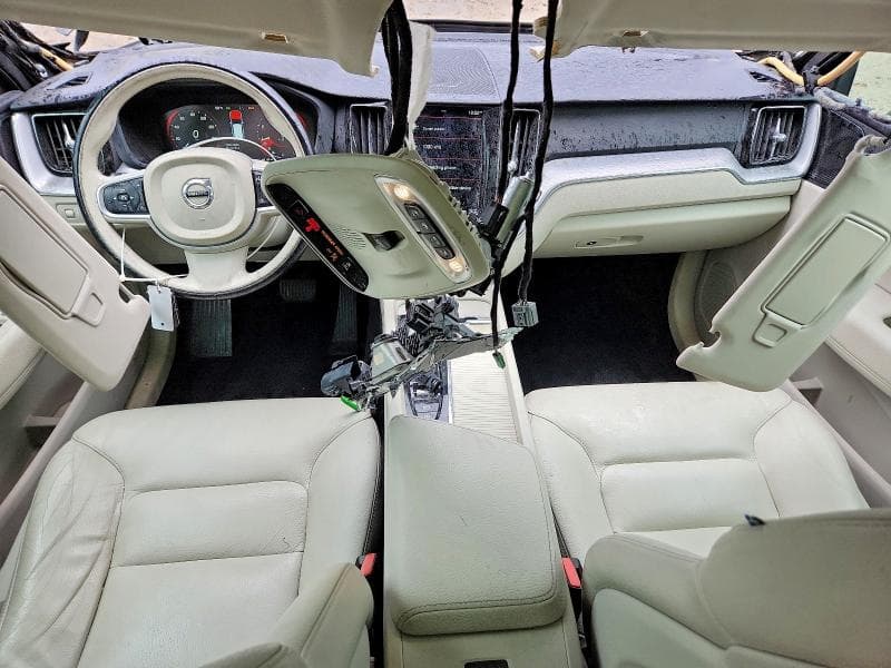 2019 VOLVO XC60 T5 8