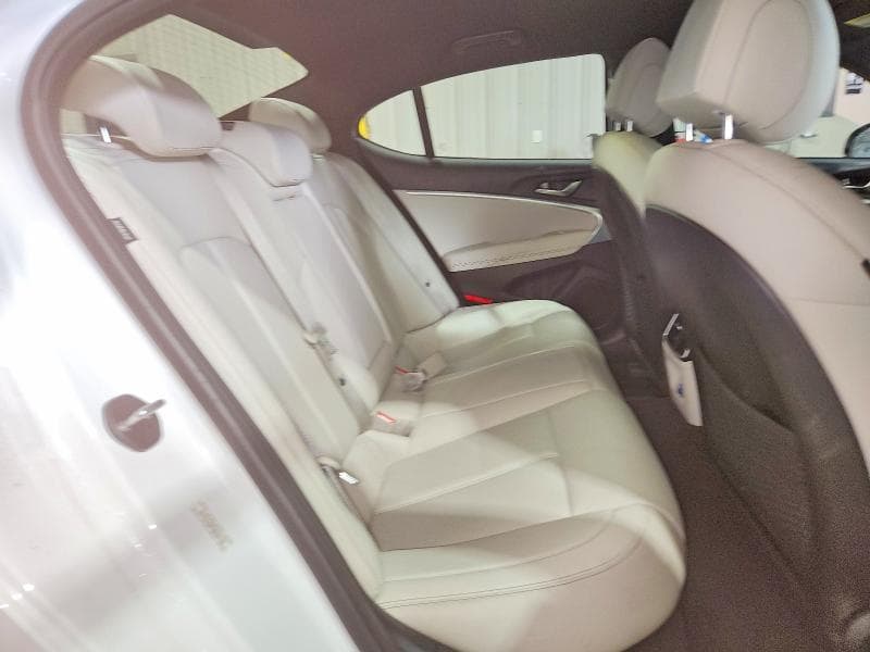 2024 GENESIS G70 2.5T STANDARD 10