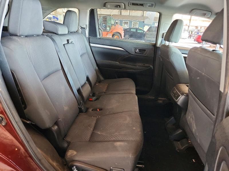 2017 TOYOTA HIGHLANDER LE 11