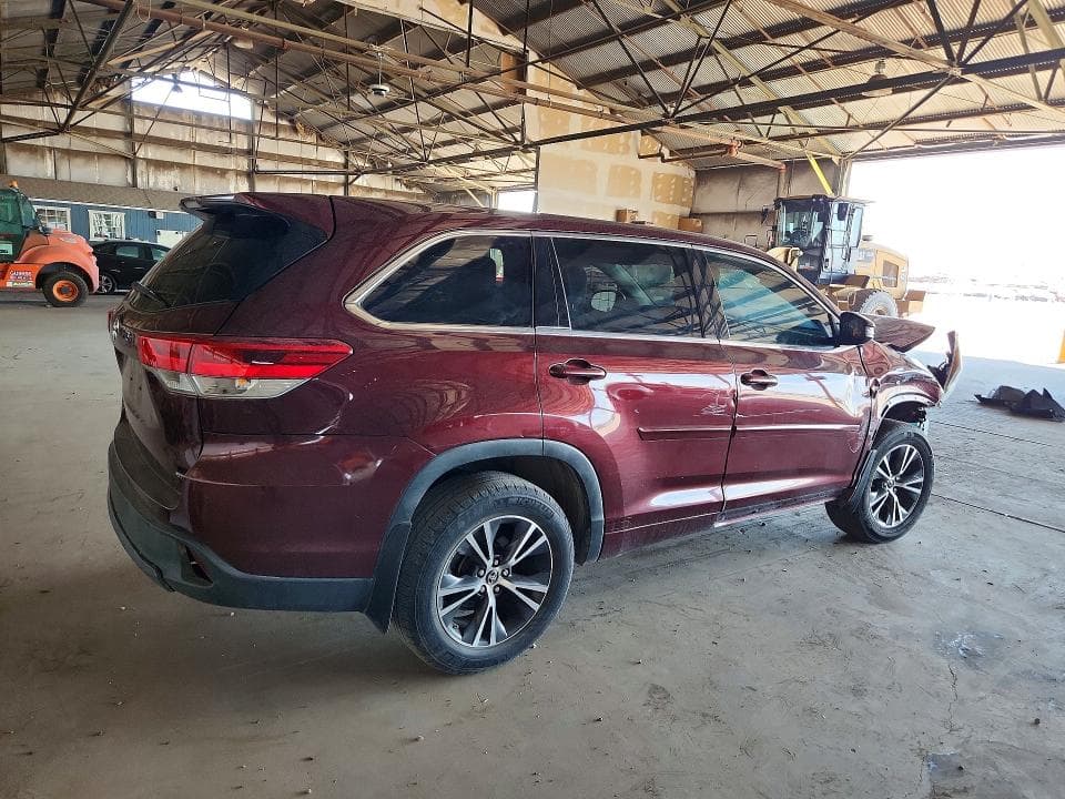2017 TOYOTA HIGHLANDER LE 3