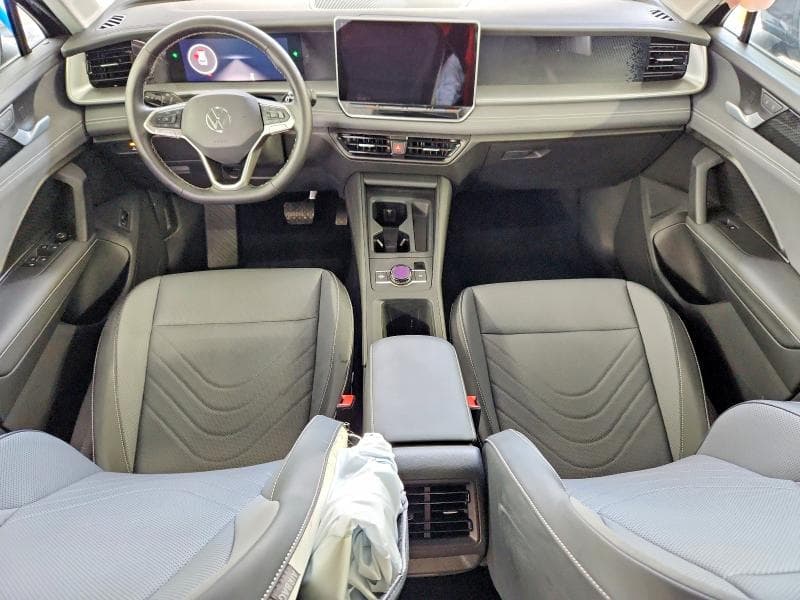 2026 VOLKSWAGEN TIGUAN SE 8