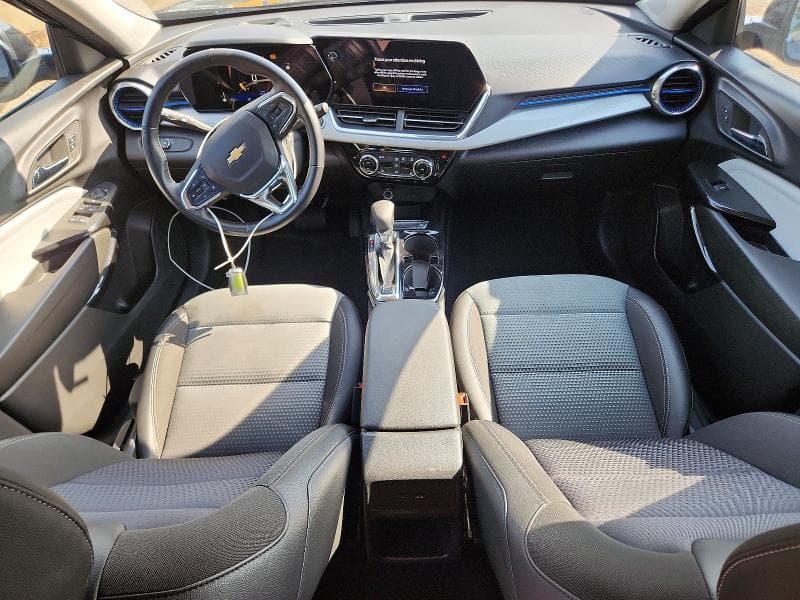 2025 CHEVROLET TRAX 1LT 8