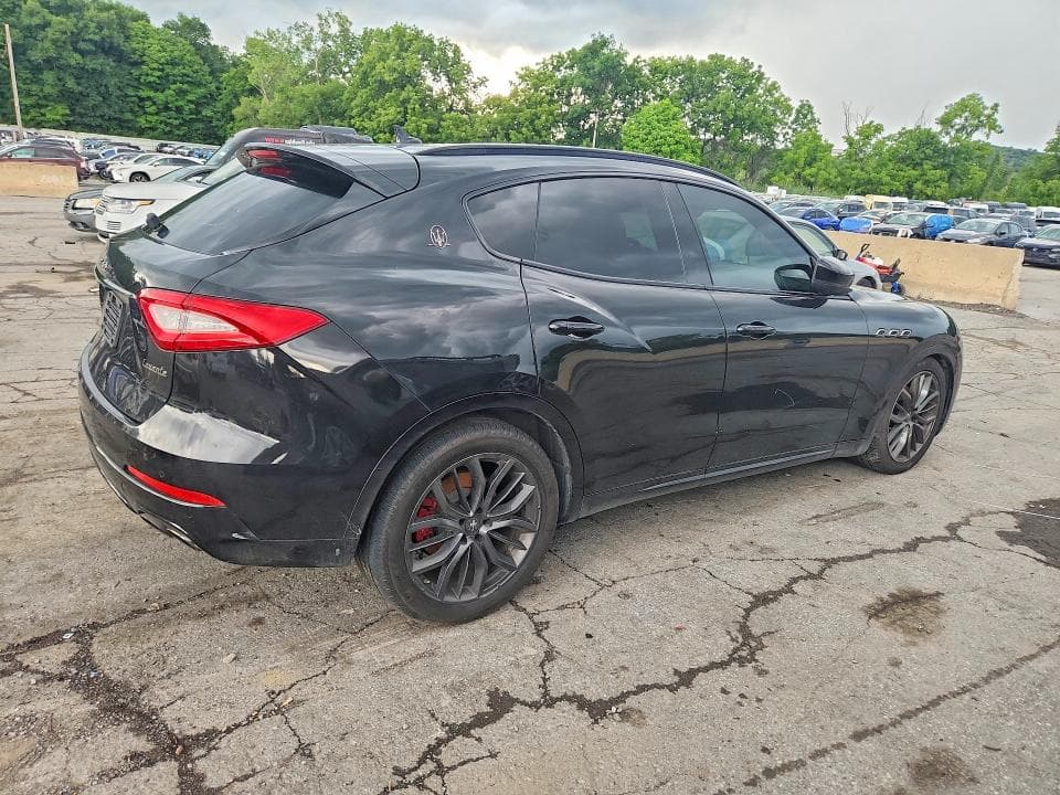 2018 MASERATI LEVANTE 3