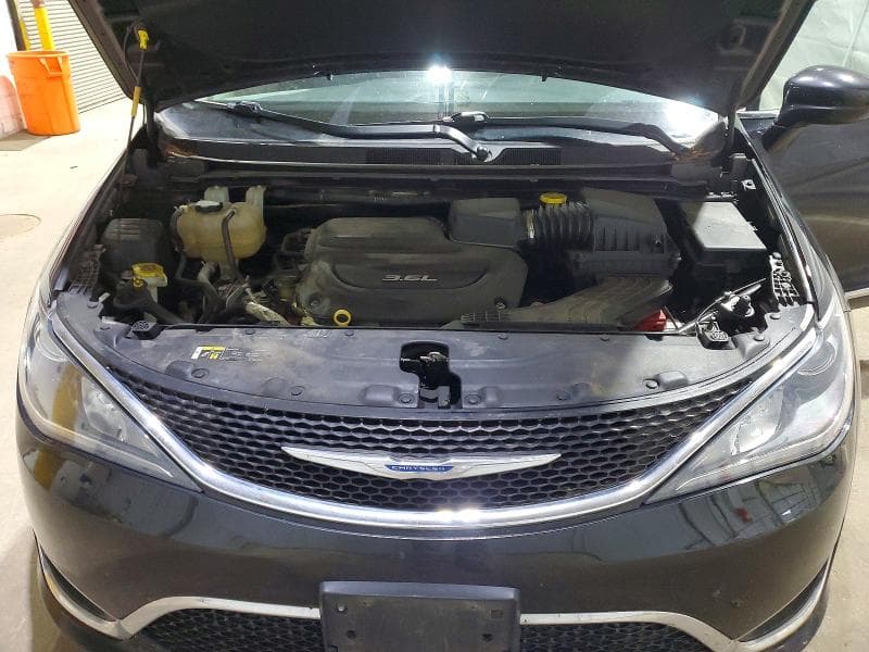 2018 CHRYSLER PACIFICA TOURING L 12