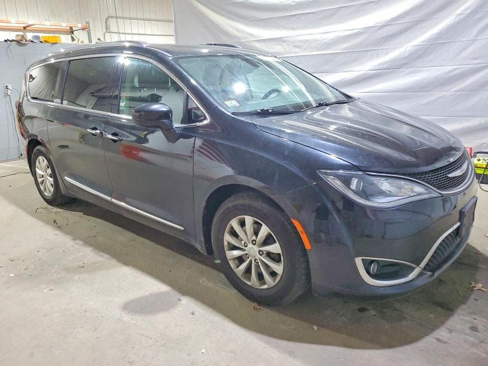 2018 CHRYSLER PACIFICA TOURING L 4