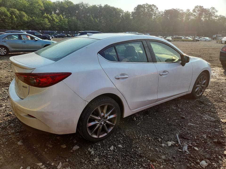 2018 MAZDA 3 TOURING 3