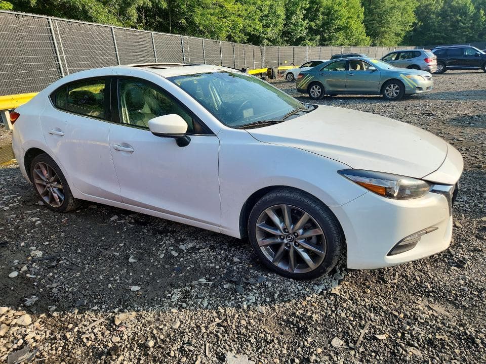 2018 MAZDA 3 TOURING 4