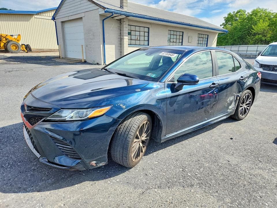 2018 TOYOTA CAMRY SE - 1